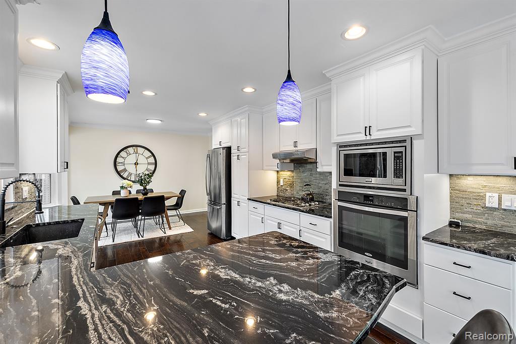 708 Oak View Ln, Milford, MI 48381 — Photo 37