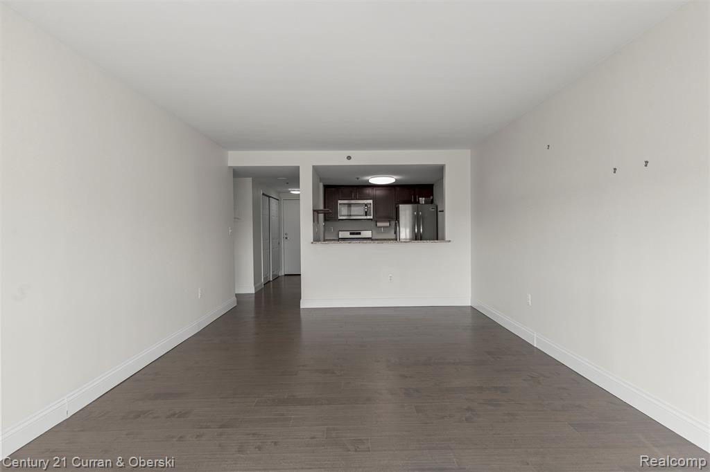 250 E Harbortown Drive, 708, Detroit, MI 48207 — Photo 9