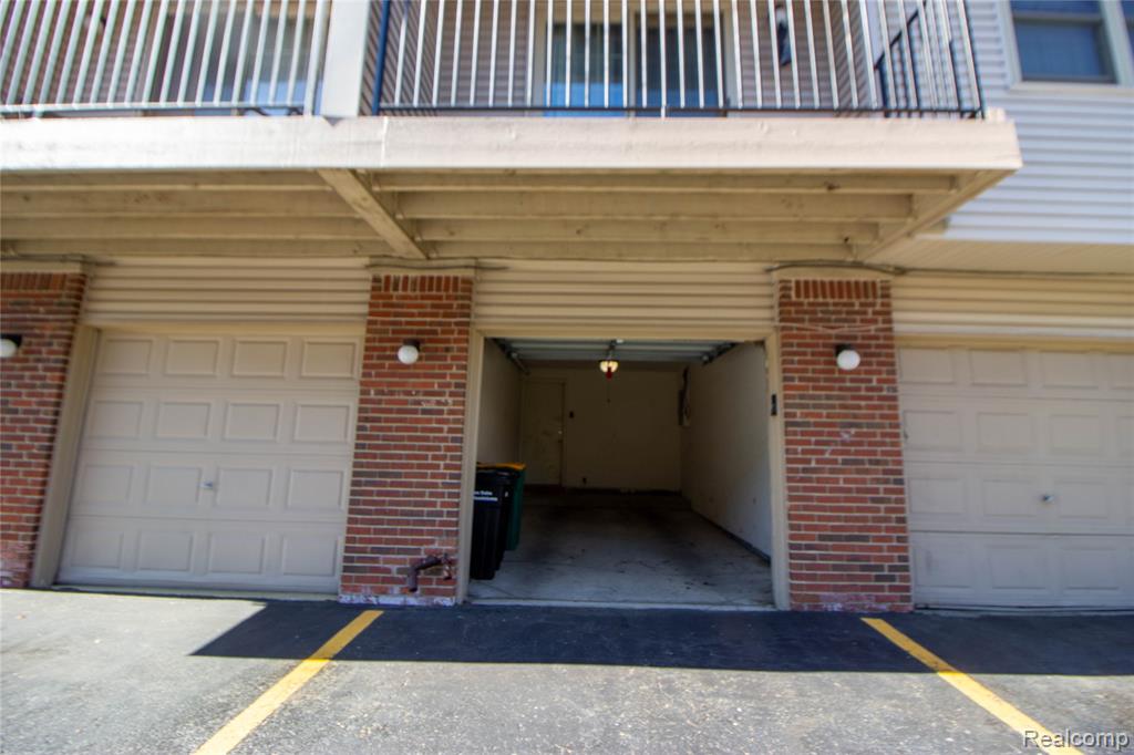 29294 W Glenoaks, Farmington Hills, MI 48334 — Photo 14