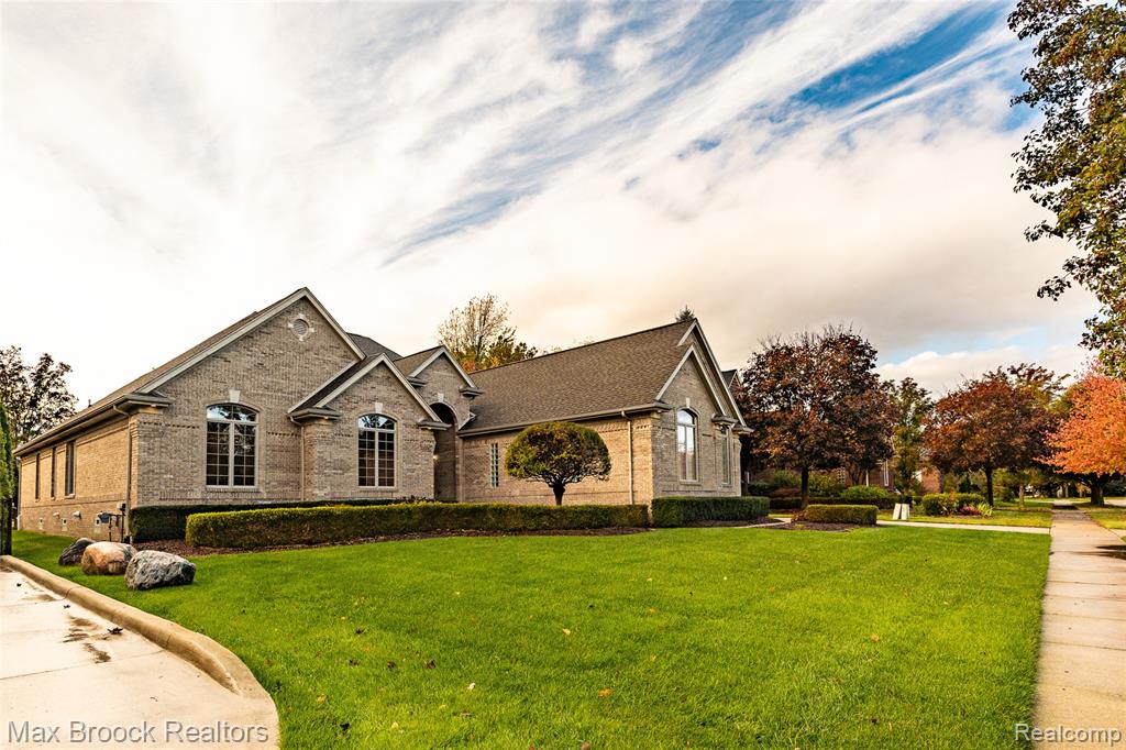 52221 Chickadee, Shelby Twp, MI 48315 — Photo 2