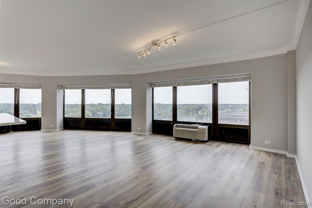 5000 TOWN Center, 1104, Southfield, MI 48075 — Photo 8