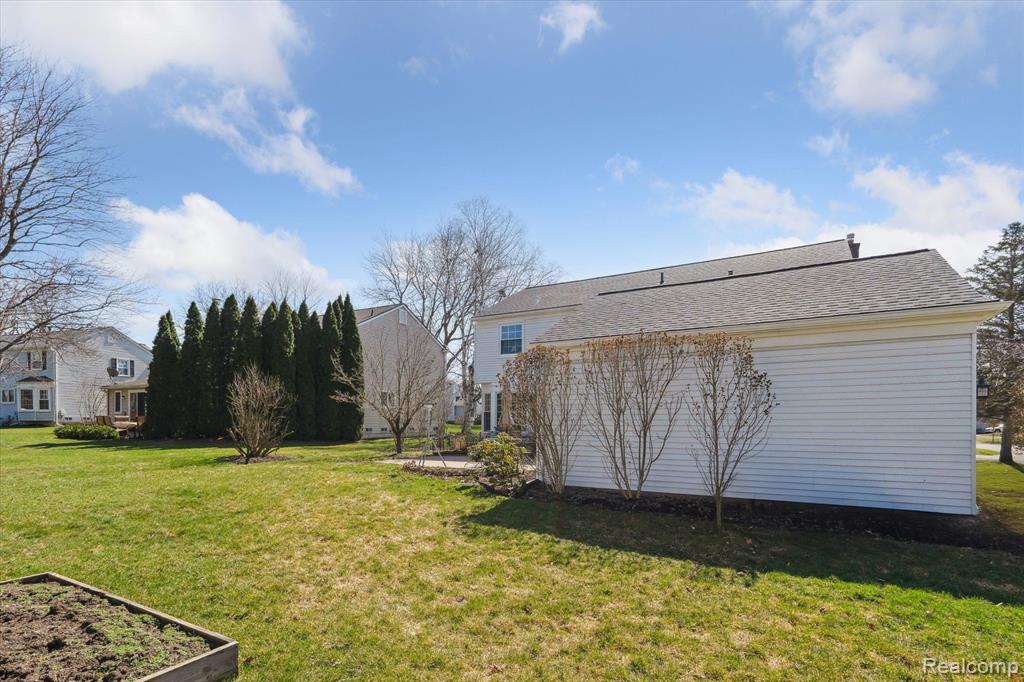 6640 CORRAL, West Bloomfield, MI 48324 — Photo 41