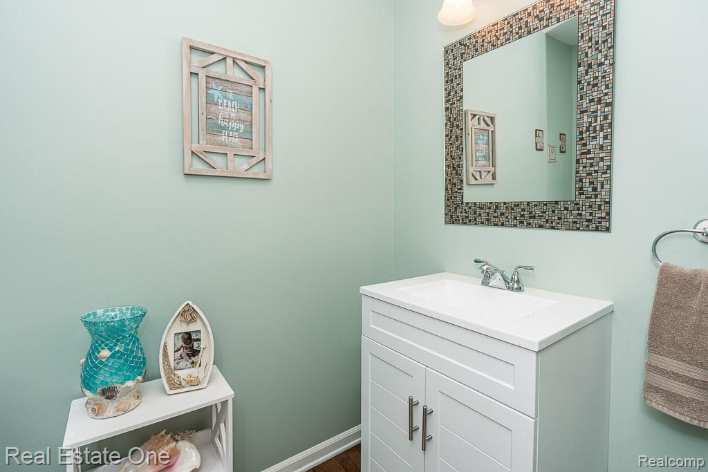1043 Ridgeview Circle, Lake Orion, MI 48362 — Photo 6