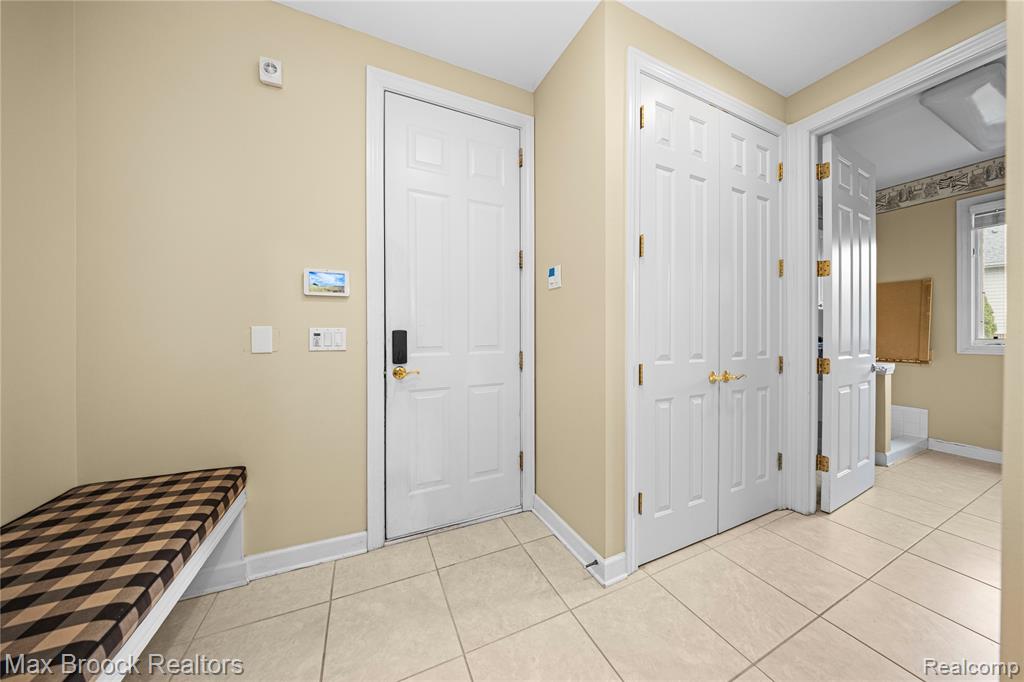 5149 Parkgate Drive, Commerce Twp, MI 48382 — Photo 27