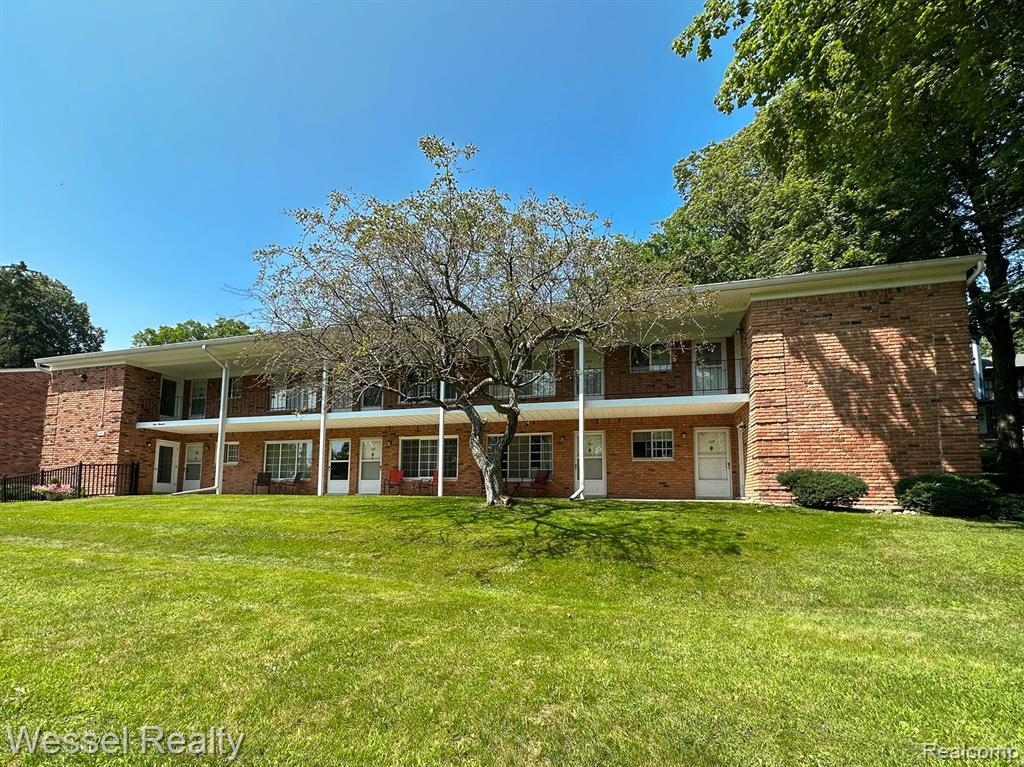 419 Prospect, 204, Romeo, MI 48065 — Photo 2