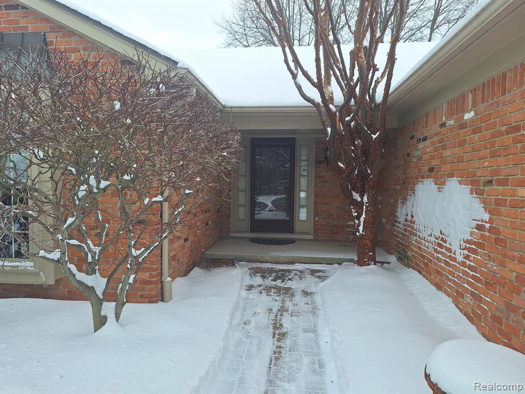 866 TIMBERLINE Drive, Rochester Hills, MI 48309 — Photo 2