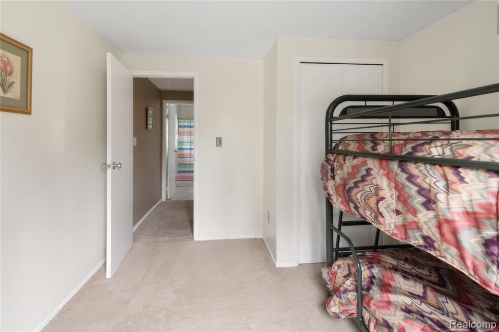4327 Lancashire, Milford, MI 48380 — Photo 21