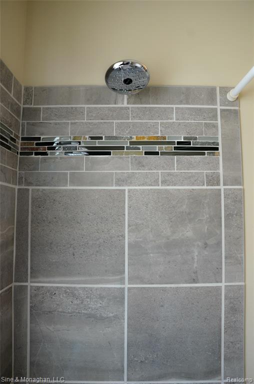 421 W Kalama Avenue S, Madison Heights, MI 48071 — Photo 26