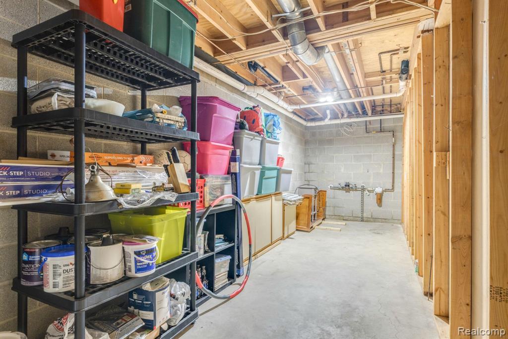 516 WILLIAM G Drive, Capac, MI 48014 — Photo 35