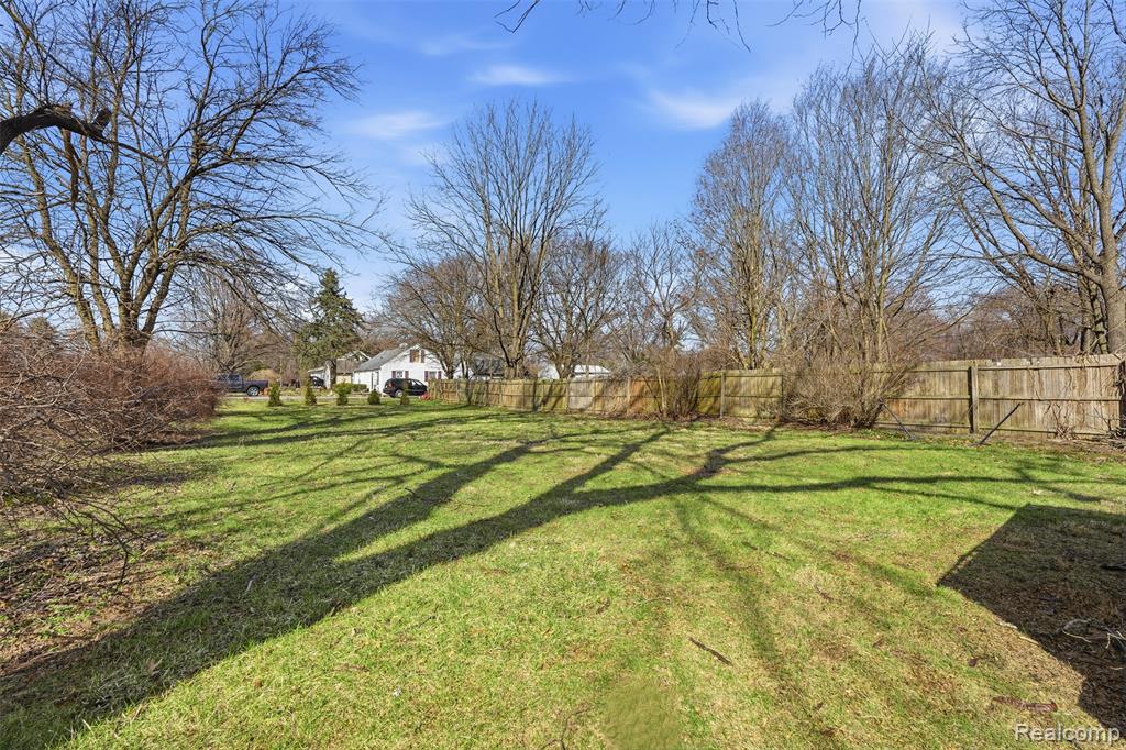 2335 Holmes Road, Ypsilanti, MI 48198 — Photo 20