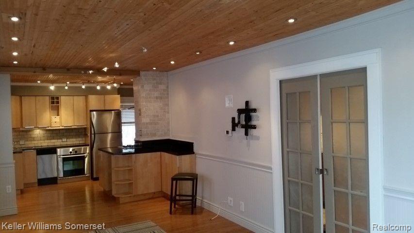 516 N WEST Street, Royal Oak, MI 48067 — Photo 9