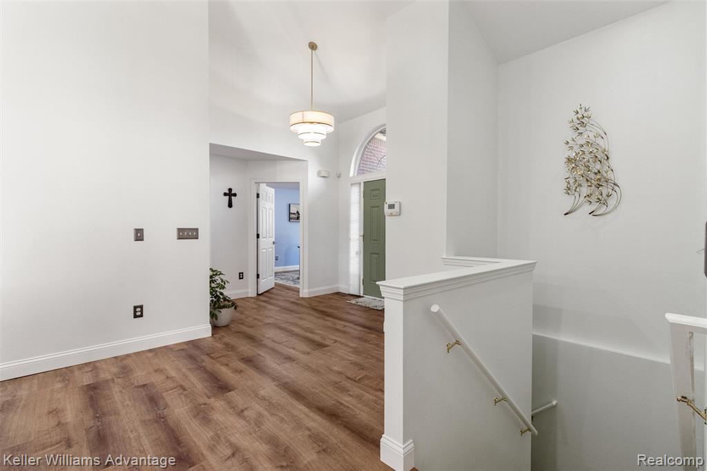 651 Woodhaven Drive, 57, Commerce Twp, MI 48390 — Photo 2