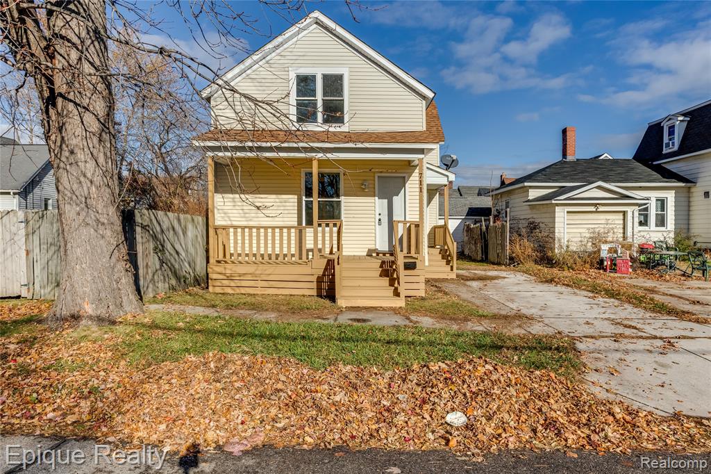 711 Stanton Street, Port Huron, MI 48060 — front exterior