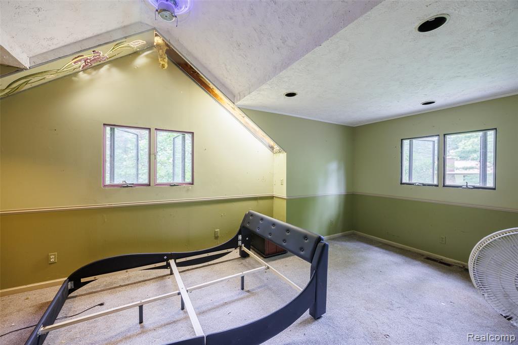 4995 Mohawk Avenue, Clarkston, MI 48348 — Photo 12