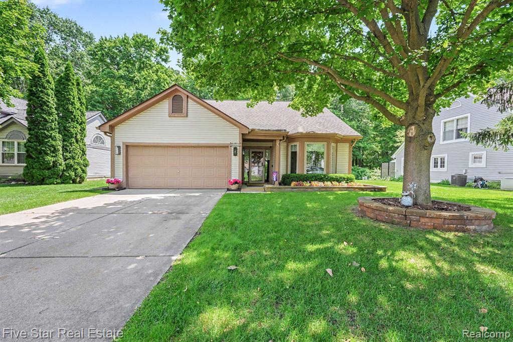 6838 Fox Lane, Waterford, MI 48327 — Photo 2