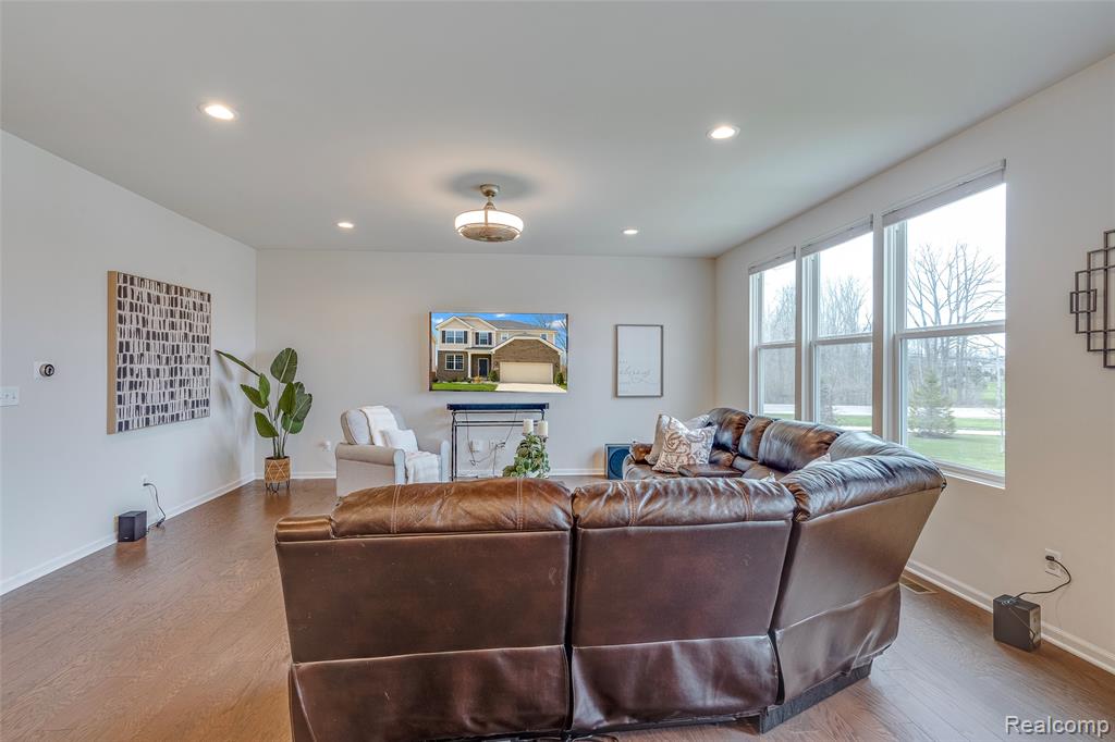 58904 Calabrese Drive, South Lyon, MI 48178 — Photo 10