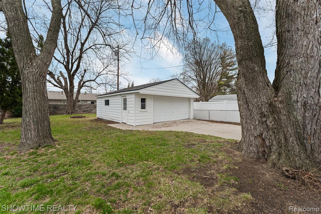 769 Coolidge Avenue, Clawson, MI — Photo 22