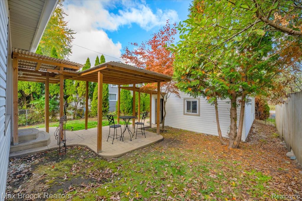 3087 Brock Street, Keego Harbor, MI 48320 — front exterior