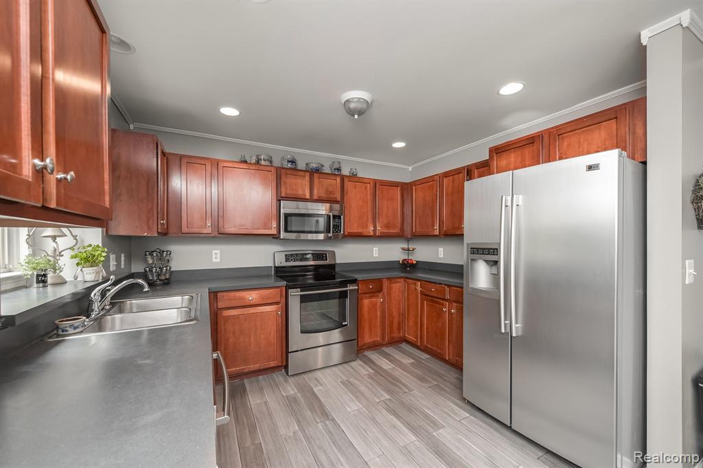 5842 GLEN CREEK Court, Ann Arbor, MI 48108 — Photo 12