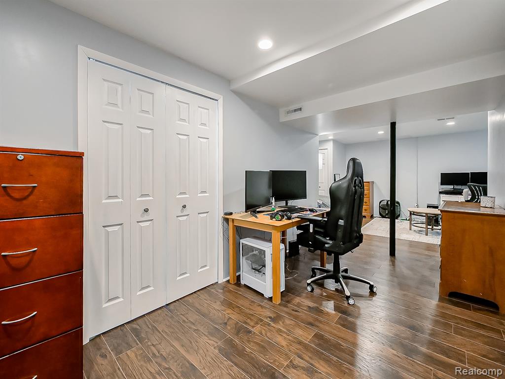 41399 Belden Circle, Novi, MI 48377 — Photo 24