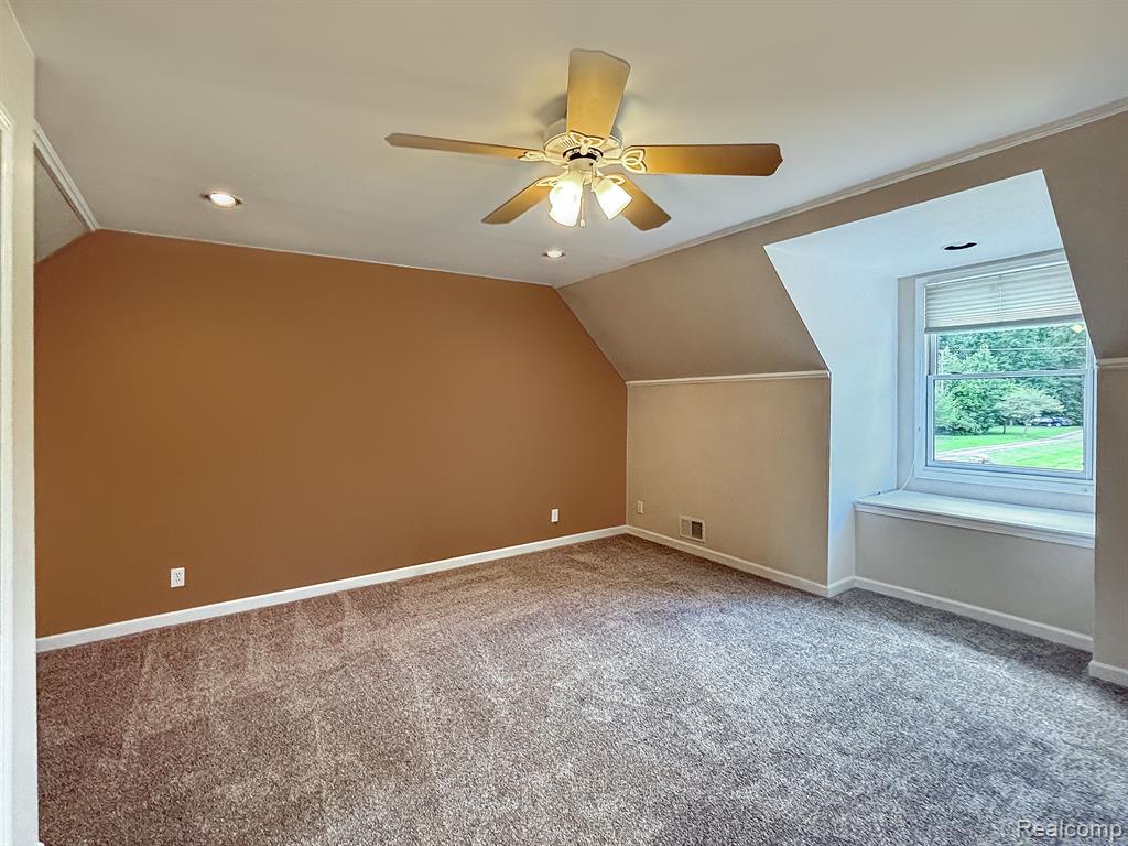 7653 CHASE LAKE Road, Fowlerville, MI 48836 — Photo 32