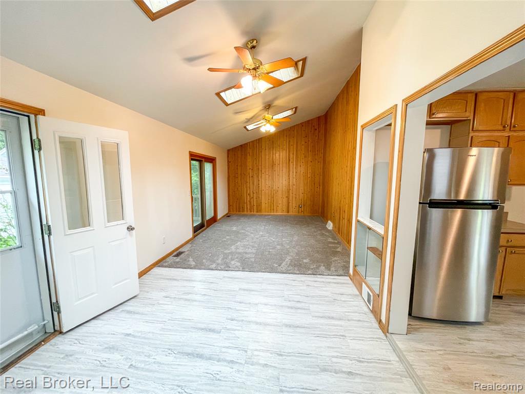 603 Vernier Road, Grosse Pointe Woods, MI 48236 — Photo 2
