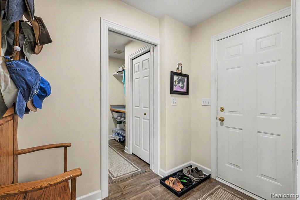 408 N Outlook Court, Perry, MI 48872 — Photo 30