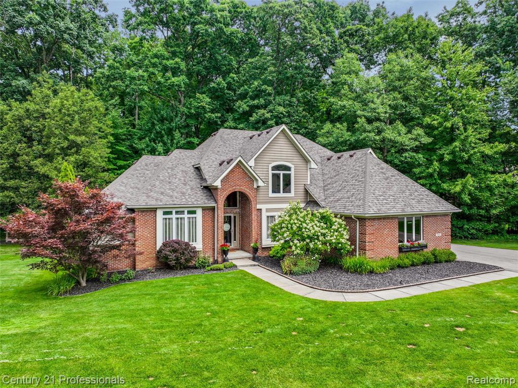 9884 Forest Ridge Drive, Clarkston, MI 48348 — Photo 53