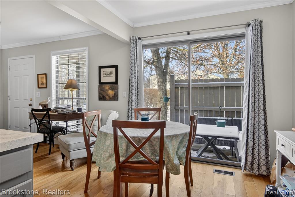 30 Pine Tree Ridge Drive, Waterford, MI, 48327