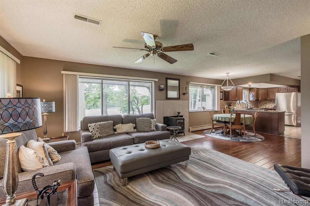 63 Lakeview Drive, Oxford, MI 48370 — Photo 10