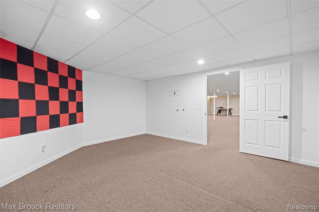 6986 Crosswell Drive, West Bloomfield, MI — Photo 50