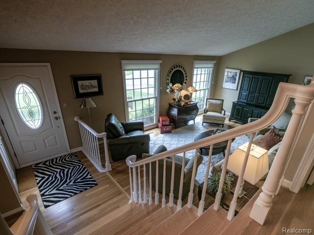 4923 Dusk Drive, Utica, MI 48316 — Photo 16