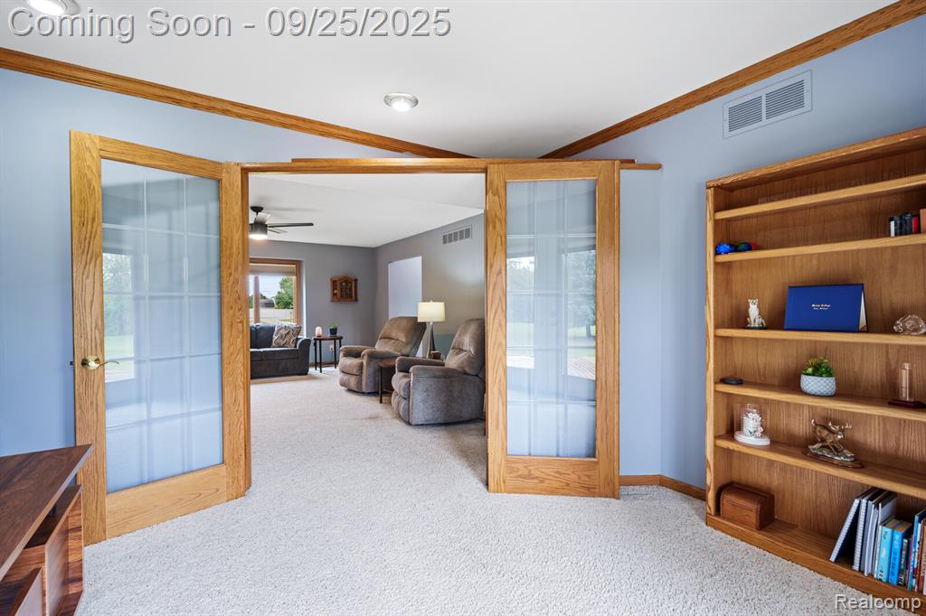 42733 Heydenreich Road, Clinton Twp, MI 48038 — Photo 12