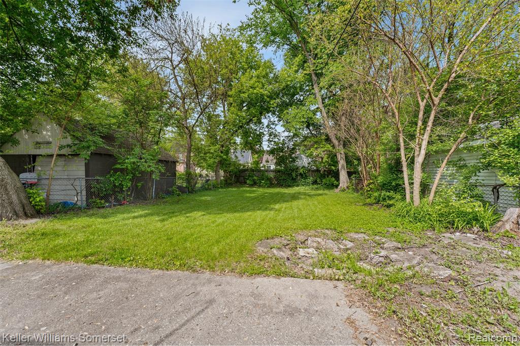 18629 Brady, Redford, MI 48240 — Photo 23