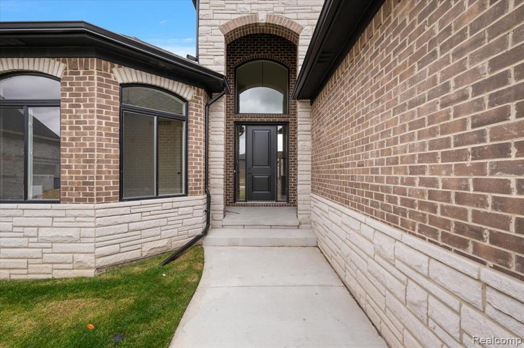 50352 Mistwood Drive, Macomb, MI 48042 — Photo 5