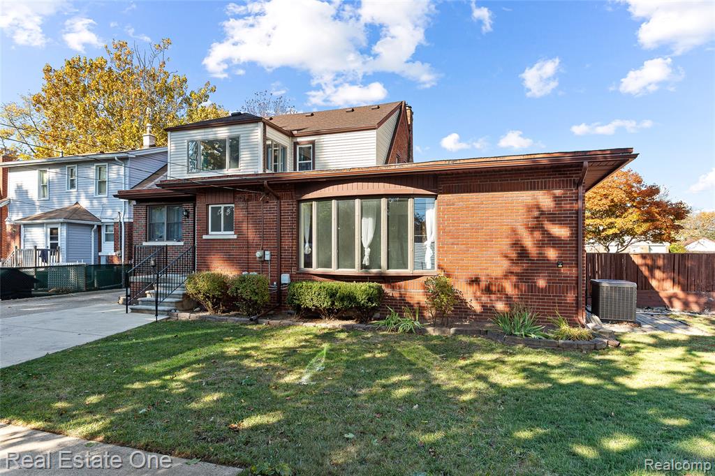679 Emmons Boulevard, Lincoln Park, MI 48146 — Photo 9