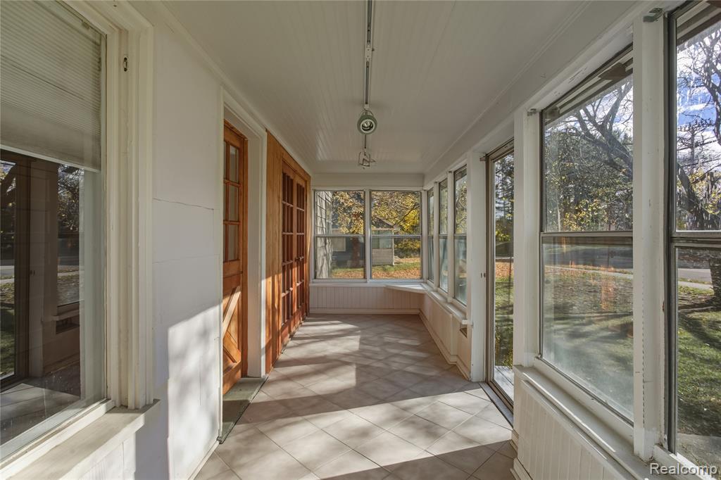 703 Parkdale Road, Rochester, MI 48307 — Photo 2