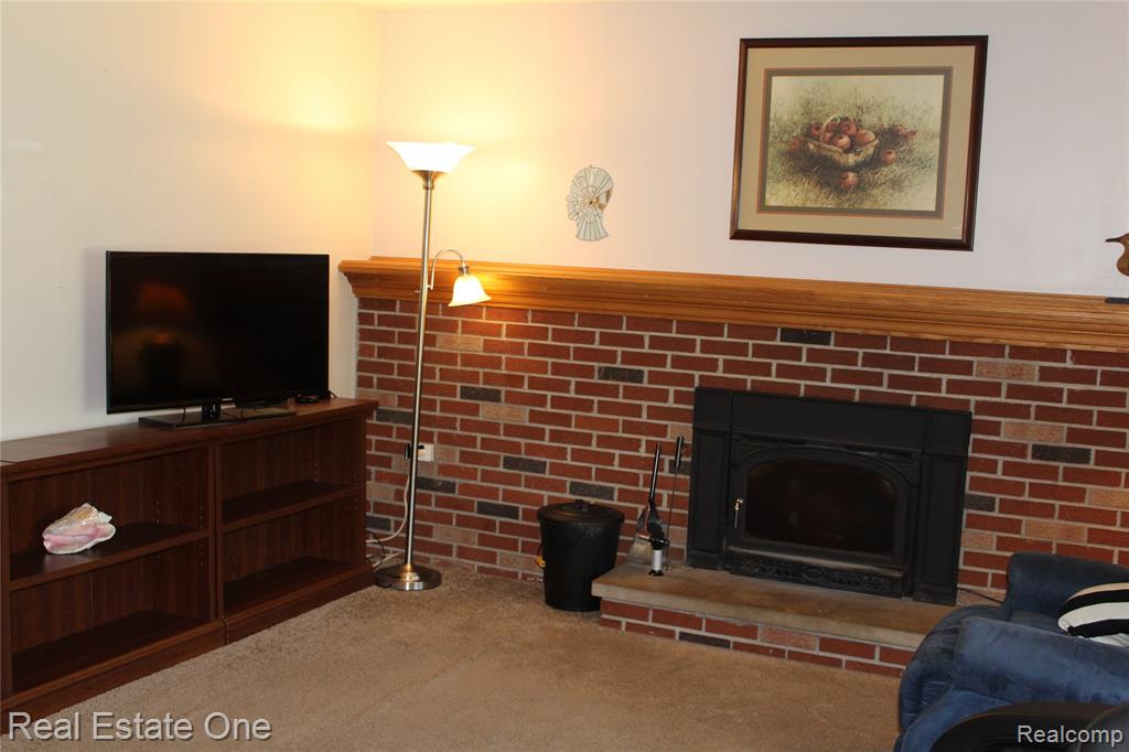 1425 N Alstott Drive, Howell, MI 48843 — Photo 3