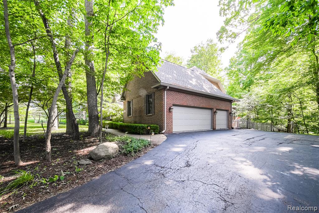 3376 Oak Park Drive, Saline, MI 48176 — Photo 70