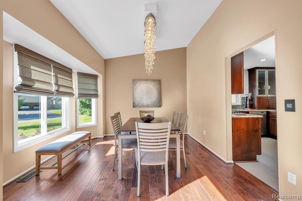 5039 LAGOONS Circle S, West Bloomfield, MI 48323 — Photo 20