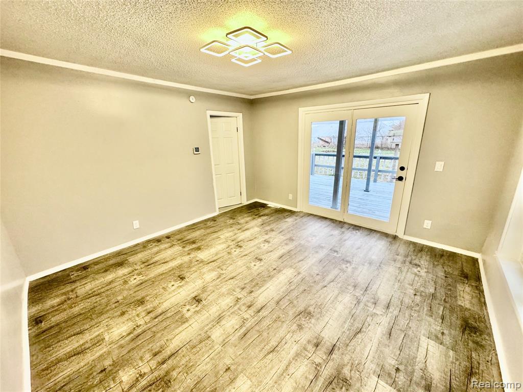 618 N 1st Street, Chesaning, MI 48616 — Photo 8