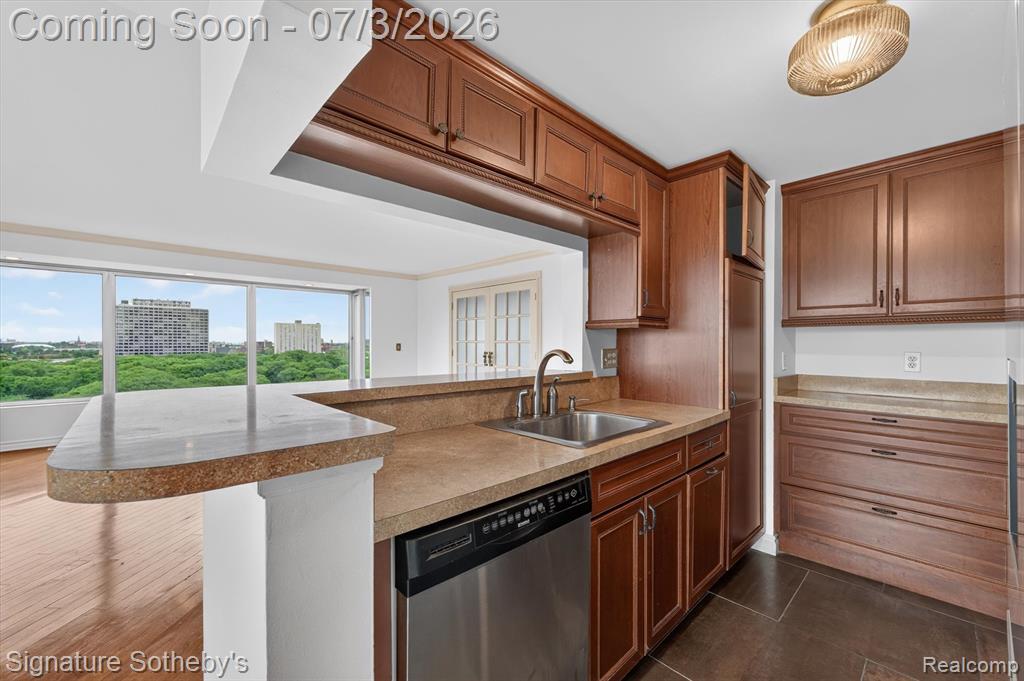 1300 E Lafayette Street, 912, Detroit, MI 48207 — Photo 7