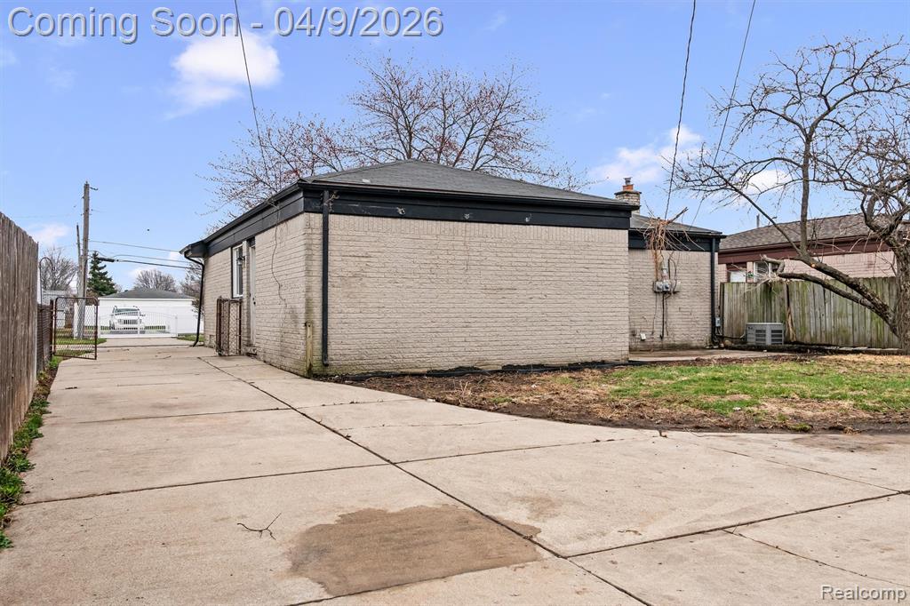 27577 Larry Street, Roseville, MI 48066 — Photo 28
