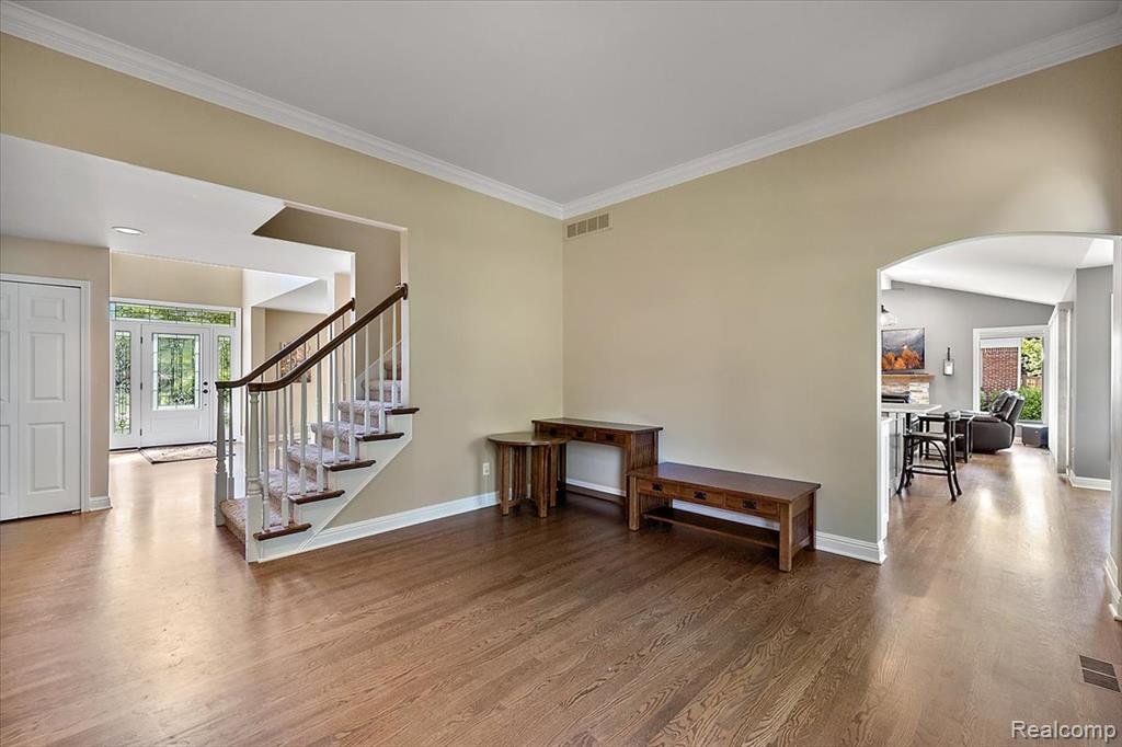 6591 Tree Knoll Drive, Troy, MI 48098 — Photo 8