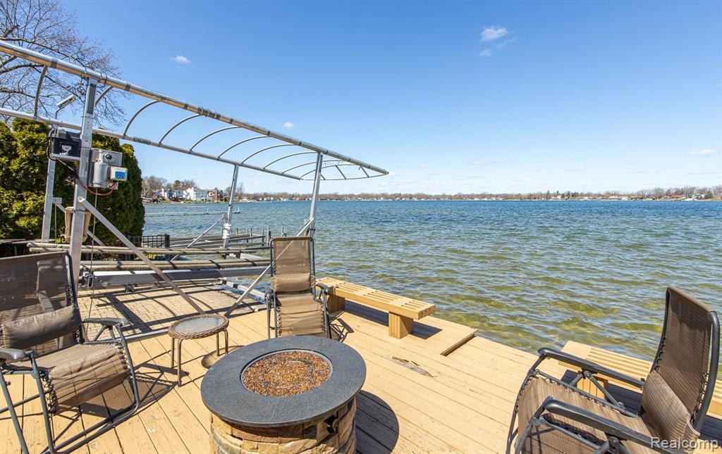 4830 SHERWELL Drive, Waterford, MI 48327 — Photo 46