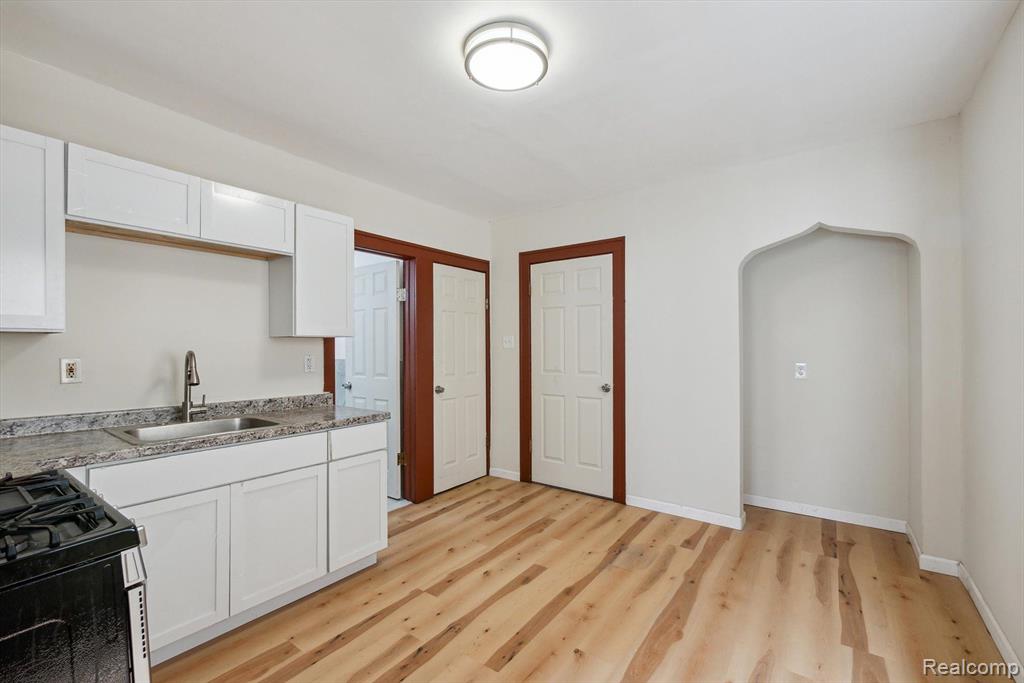 5014 BELMONT Street, Hamtramck, MI 48212 — Photo 18