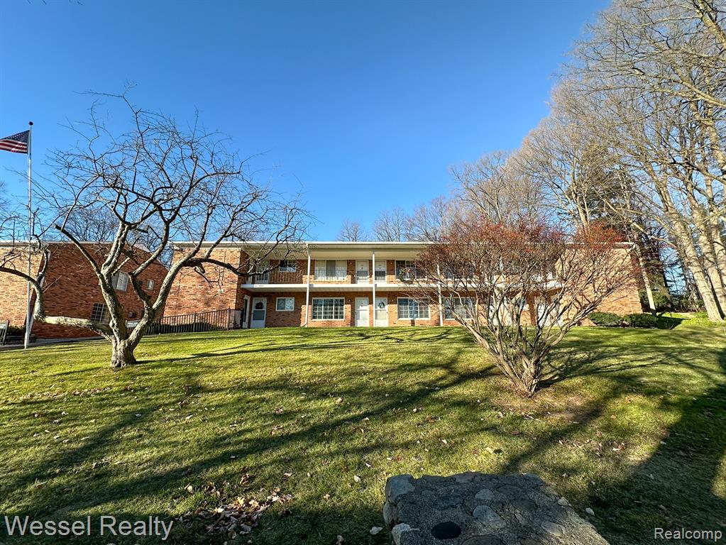 419 Prospect, 203, Romeo, MI 48065 — Photo 2