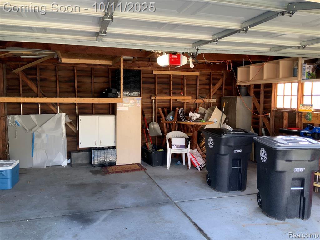 9130 E Bassett Court, Livonia, MI 48150 — Photo 37