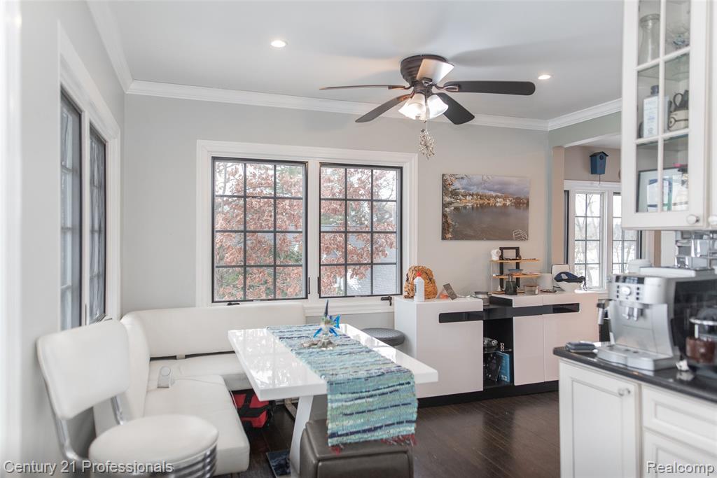 910 W Pine Tree Road W, Lake Orion, MI 48362 — Photo 9