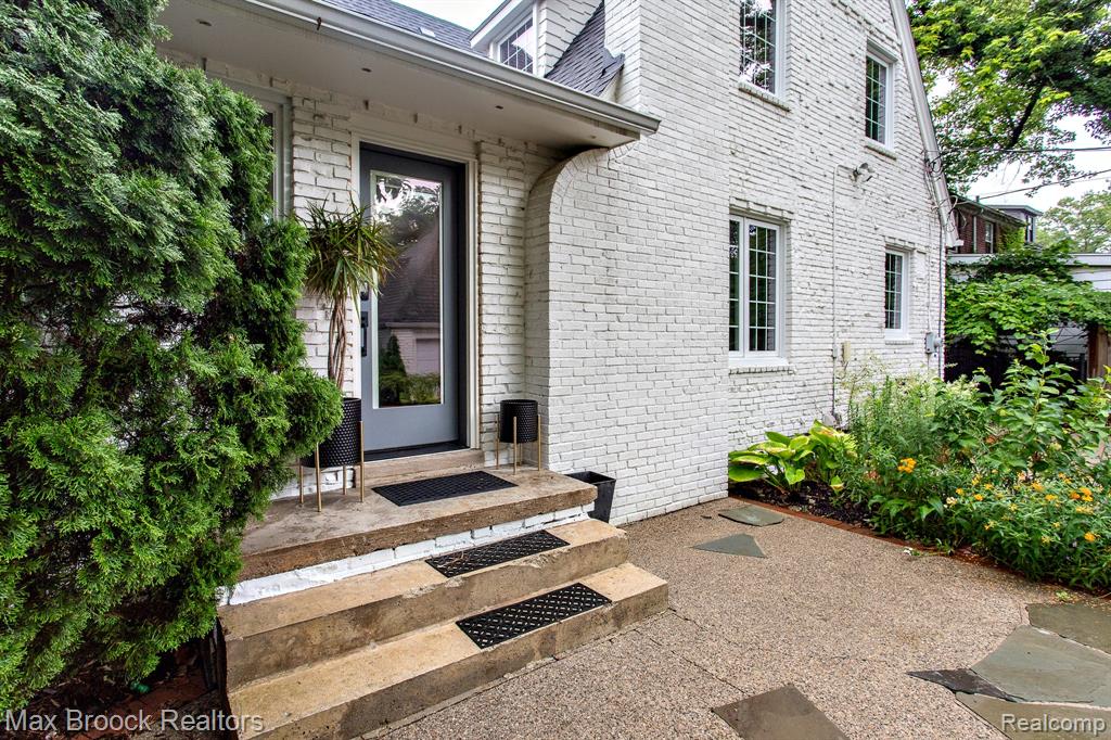 26008 Pembroke Road, Huntington Woods, MI — Photo 58